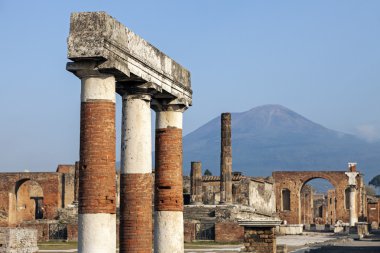 Pompei ruins ve Vesuvio