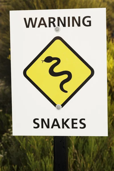 Sinal de aviso de cobra — Fotografia de Stock