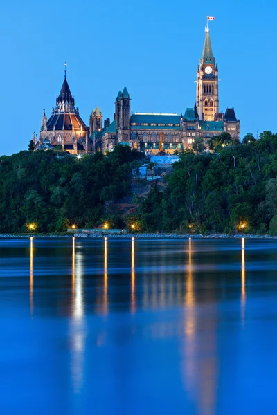 Torre da Paz e edifício do Parlamento em Ottawa — Fotografia de Stock