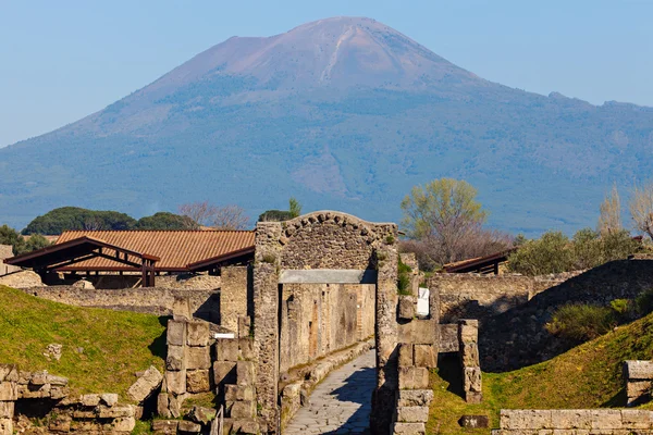 Ruínas de Pompeia e Vesúvio — Fotografia de Stock