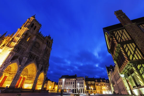 Miejsce Notre-Dame w Amiens — Zdjęcie stockowe