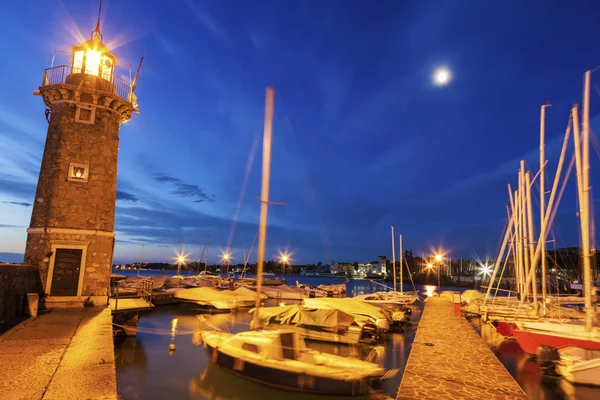 Leuchtturm in desenzano del garda — Stockfoto