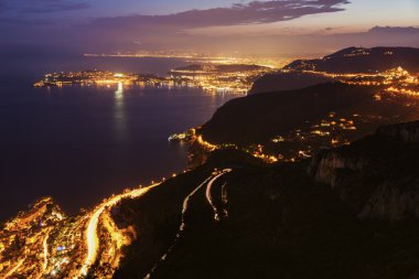 Saint Jean Cap Ferrat ve Nice uzak görünümünü gün batımında