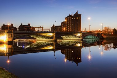 Lagan Nehri boyunca Belfast mimarisi