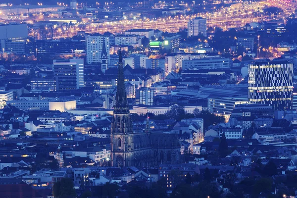 Linz panorama's nachts — Stockfoto