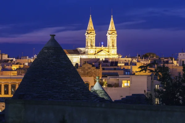 Cathédrale Alberobello la nuit — Photo