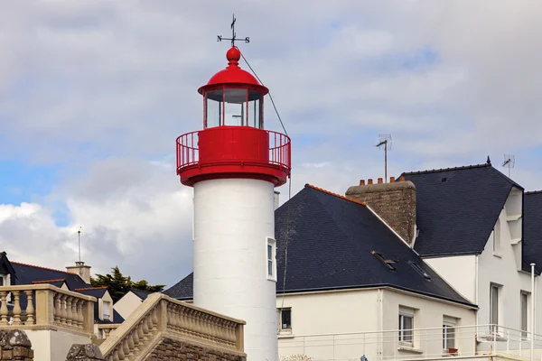 Trescadec-vuurtoren en bewolkte hemel — Stockfoto