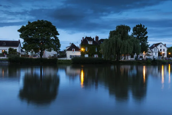 Auxerre lungo il fiume Yonne — Foto Stock