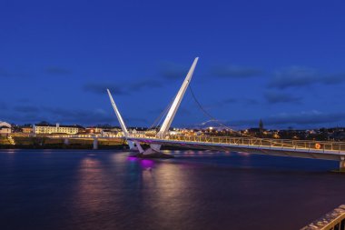 Barış Köprüsü Derry'de