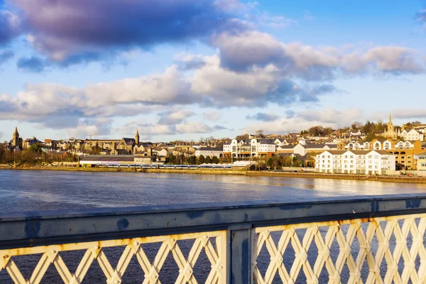 Derry panorama från Inishowen — Stockfoto