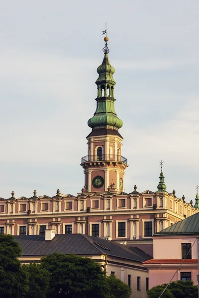 Samosc Rathaus am großen Marktplatz — Stockfoto
