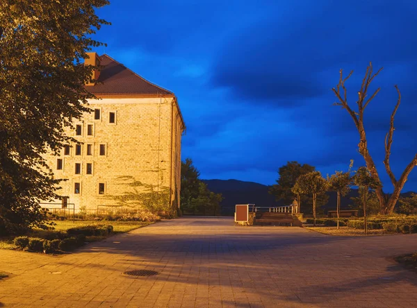 Wieczorem Zamek Sanok Sanok Podkarpacie Polska — Zdjęcie stockowe