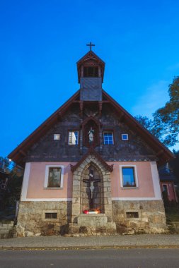 Karpacz 'daki kilise. Karpacz, Lower Silesia, Polonya.