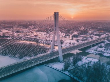 Mazowiecki Köprüsü ve Rzeszow 'daki Wislok Nehri. Rzeszow, Podkarpacie, Polonya.