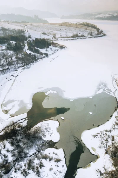 Lago Czorsztyn Congelado Parque Nacional Pieniny Castillos Czorsztyn Dunajec Parte — Foto de Stock