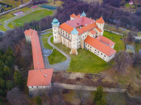 Zamek Wisnicz Wzgórzu Wiśnicz Małopolskie Polska — Zdjęcie stockowe