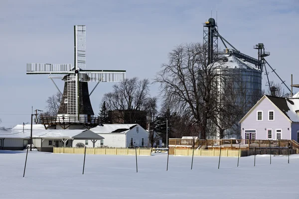 Windmill in Golden, Illinois — Stock Photo, Image
