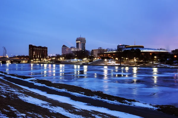 Wichita, Kansas attraverso il fiume ghiacciato — Foto Stock