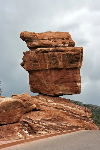 Vyvážené rock v colorado springs — Stock fotografie