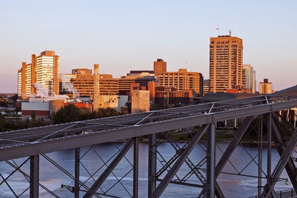 Alexandra Bridge en de skyline van Gatineau — Stockfoto