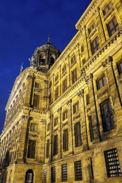 Königlicher palast in amsterdam — Stockfoto