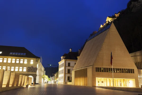 Parliament building evening time — Zdjęcie stockowe