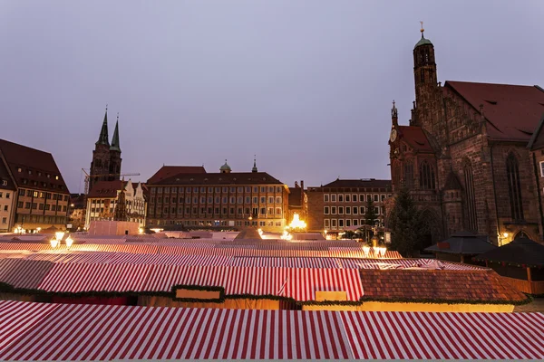 Barracas de Natal em hauptmarkt — Fotografia de Stock