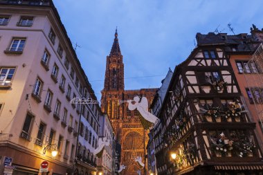Strazburg Minster mimarisiyle Old Town 
