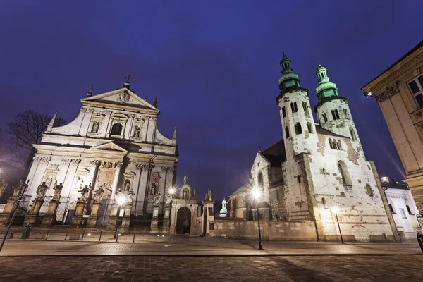 Kerk van de heiligen apostelen Peter en Paul en Sint-Andrieskerk Chur — Stockfoto