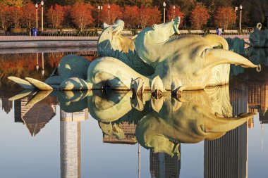 Horses in Buckingham Fountain   clipart