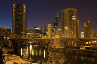 Chicago Nehri ve şehir gökdelenler