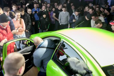 Yeni model Lada satış Bayi Avtovaz resmen başladı