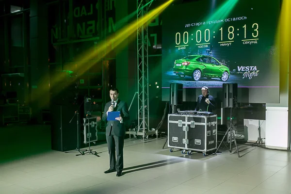 Rivenditori AvtoVAZ ha ufficialmente iniziato a vendere il nuovo modello Lada — Foto Stock