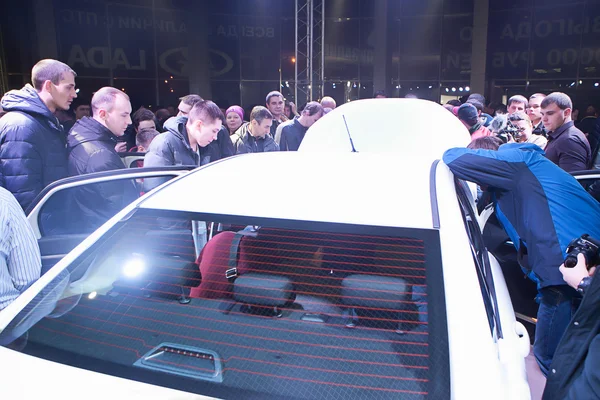 Εμπόρους Avtovaz επίσημα άρχισαν να πωλούν το νέο μοντέλο της Lada — Φωτογραφία Αρχείου