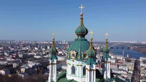 Pohled Střechu Kostela Ondřeje Kyjevě Ukrajina Historickém Pozadí Centra — Stock video