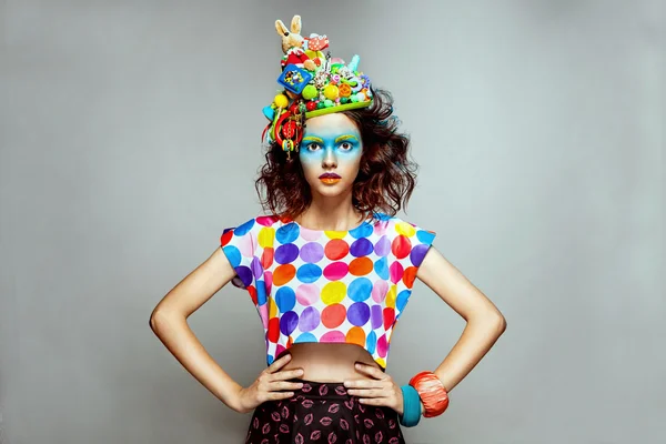 Vrouw met creatieve popart make-up — Stockfoto