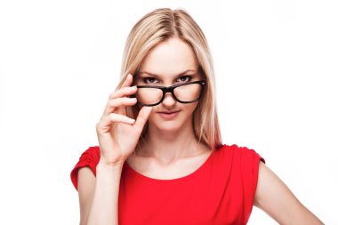 Office tarzında sarışın kadın