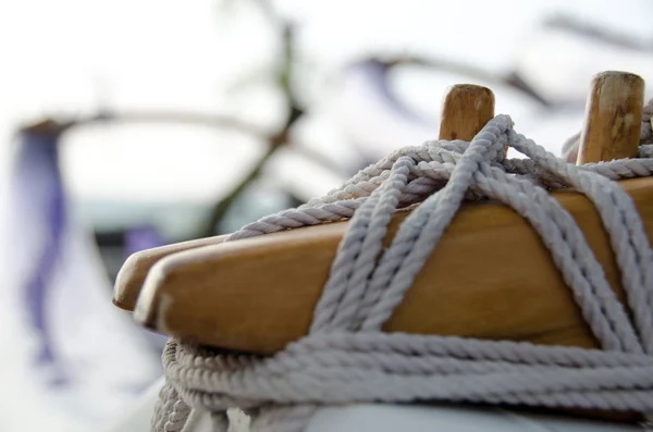 Close-up de detalhes aparelhamento de uma canoa na praia de Anaehoomalu — Fotografia de Stock