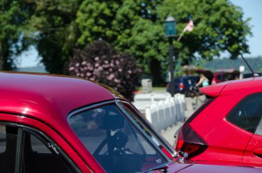 Port Gamble, Washington eski ve yeni otomobillerde kırmızı şartını