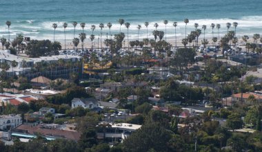 San Diego 'daki Soledad Dağı' ndan La Jolla 'nın hava manzarası.