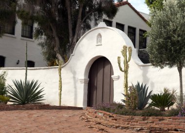 Misyon Bazilikası 'na Giriş San Diego De Alcala, San Diego