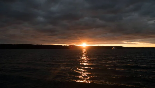 Светящийся Закат Рядом Маяком Мукилтео Вашингтон — стоковое фото
