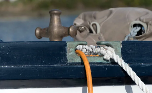 Witte Oranje Touwen Van Een Boot Aangemeerd Haven Port Ludlow — Stockfoto