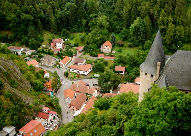 Charles Köprüsü'nde Caddesi çello müzisyen