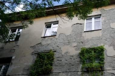 Old Synagogue yakınındaki Kazimierz bina yıpranmış