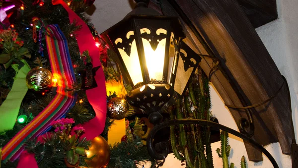 Décorations de Noël et lampadaire en San Diego — Photo