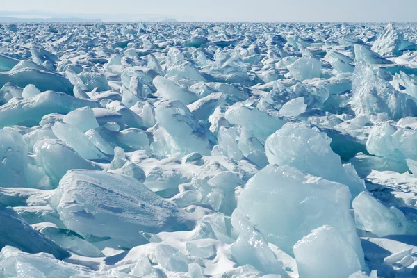 Montones de hielo roto Fotos de stock libres de derechos