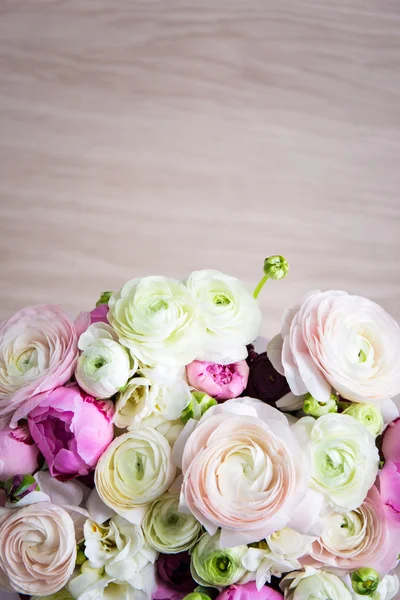 Draufsicht einer Reihe von Sommerblumen — Stockfoto