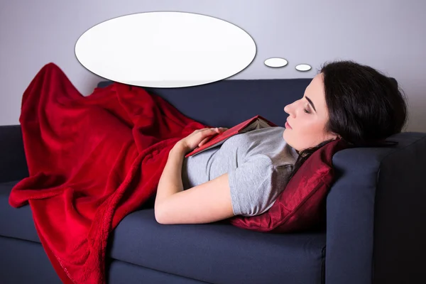 Joven durmiendo y soñando con algo — Foto de Stock