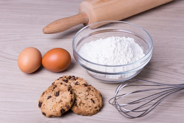 Concepto de panadería - cerca de ingredientes para cocinar chocolate c —  Fotos de Stock